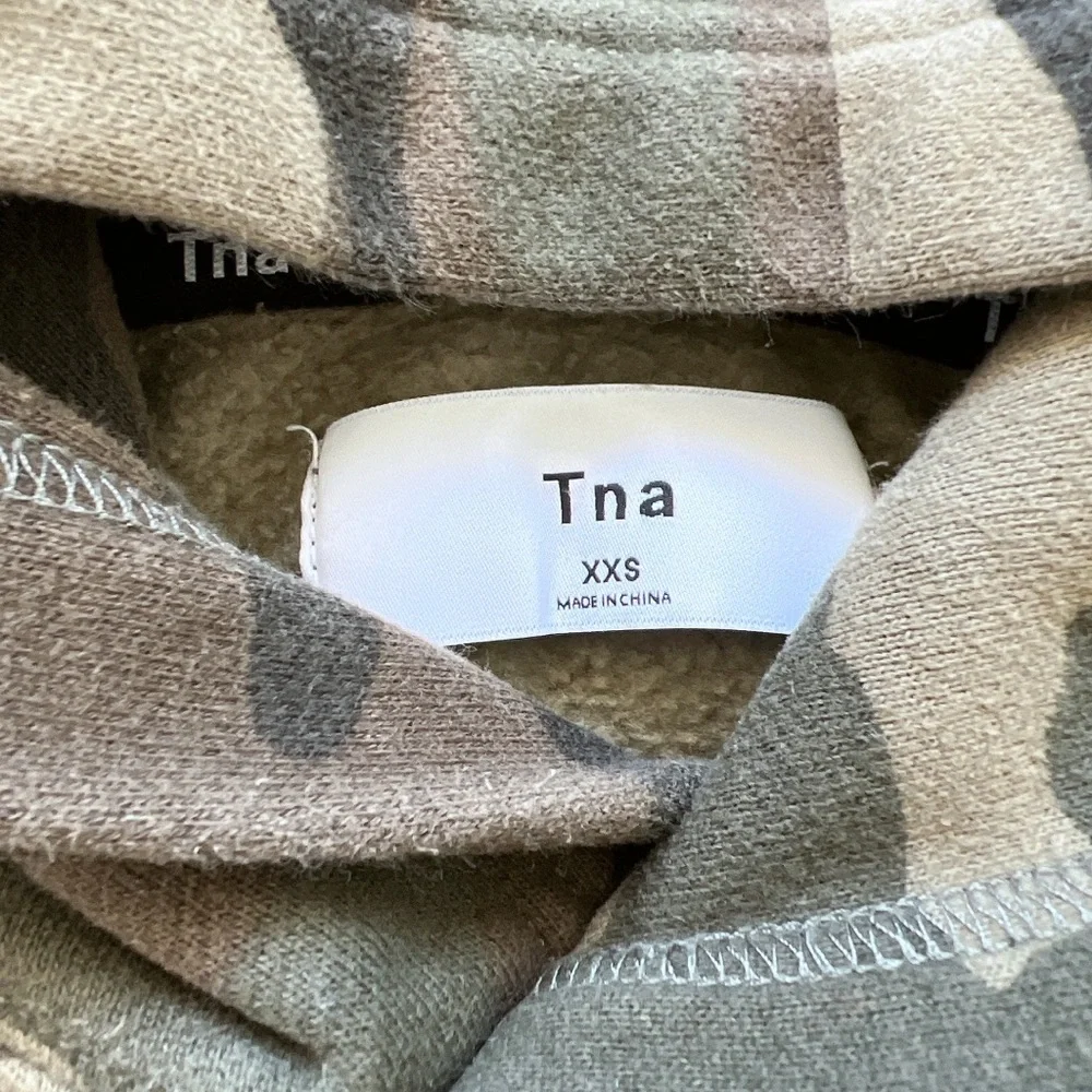 TNA hoodie - Picture 3 of 4